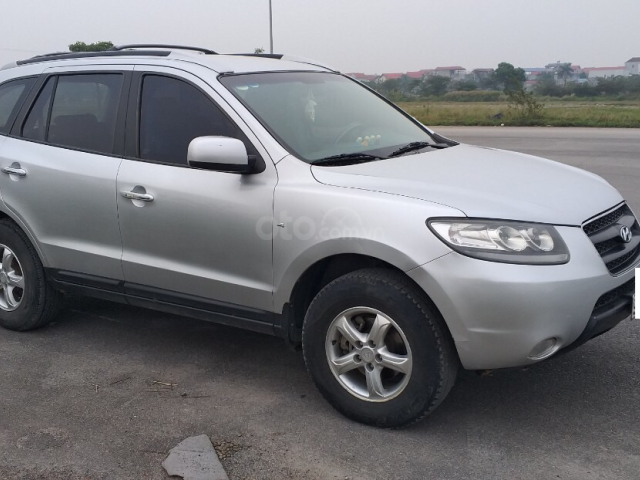 Bán xe Hyundai Santa Fe đời 2007, AT, Diesel, 4WD,
màu bạc, giá 445 triệu