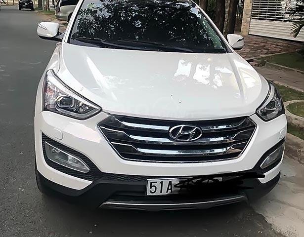 Cần bán Hyundai Santa Fe Full Option năm sản xuất 2014, màu trắng 