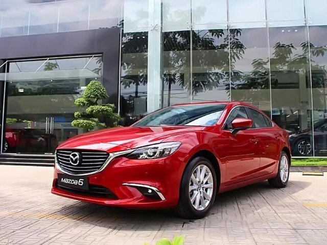 Cần bán xe Mazda 6 2.0L Premium sản xuất năm 2018, màu đỏ, 879 triệu