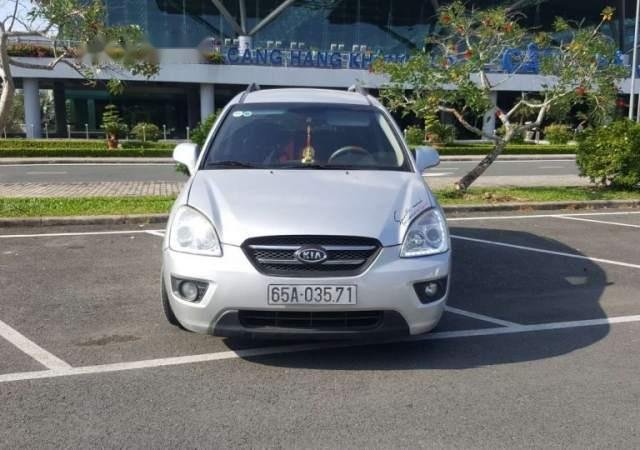 Bán xe Kia Carens 2011, màu bạc, số sàn