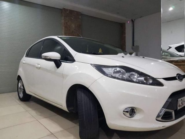 Cần bán gấp Ford Fiesta năm 2013, màu trắng, 430tr