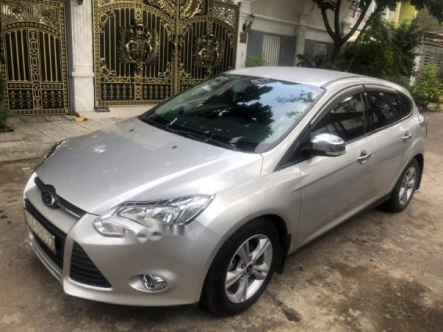 Cần bán gấp Ford Focus đời 2013, màu bạc, giá 410tr