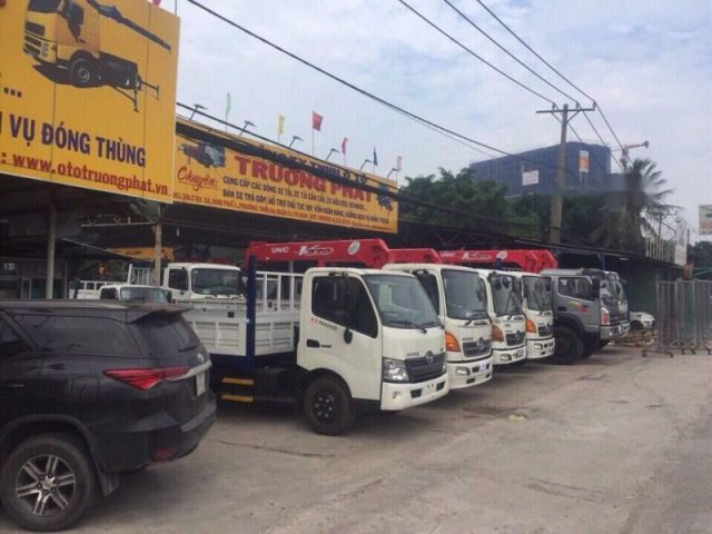 Bán Hino XZU 720 đời 2018, màu trắng, nhập khẩu giá cạnh tranh0