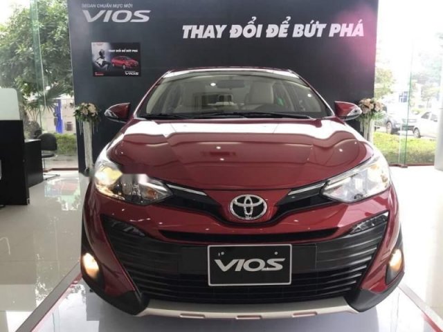 Cần bán Toyota Vios đời 2019, màu đỏ 