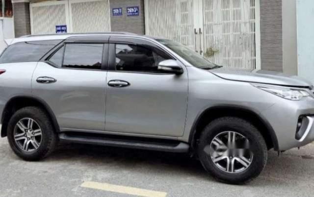 Bán Toyota Fortuner G sản xuất 2017, màu bạc, nhập khẩu nguyên chiếc số sàn0