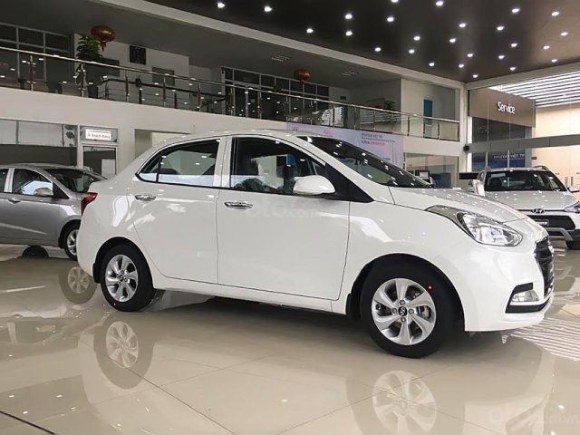 Bán Hyundai Grand i10 1.2 MT 2019, màu trắng, giá 393tr