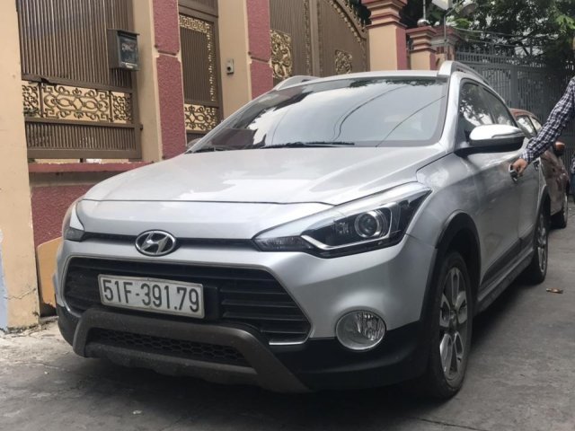 Bán Hyundai i20 Active 1.4 AT 2016, màu xám, nhập khẩu