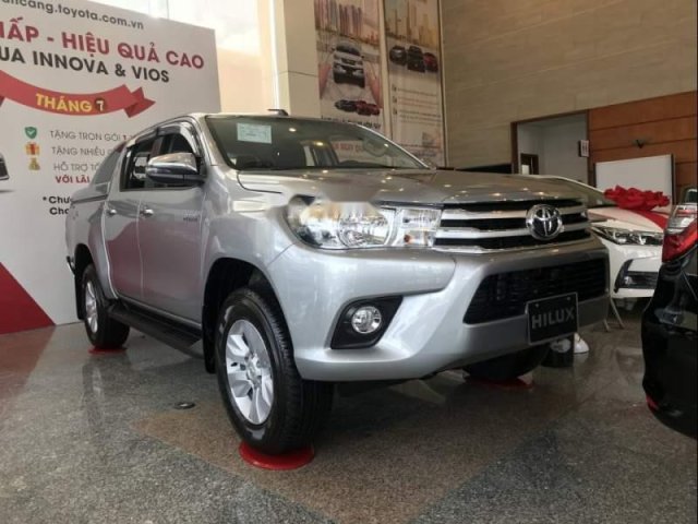 Bán Toyota Hilux 2.4G MT (4x4) số sàn, 2 cầu, xe nhập khẩu nguyên chiếc Thái Lan, mới 100%