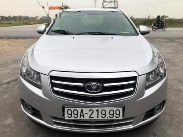 Bán ô tô Chevrolet Cruze sản xuất năm 2011, màu bạc, 280tr