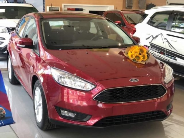 Bán Ford Focus đời 2019, màu đỏ, giao xe ngay