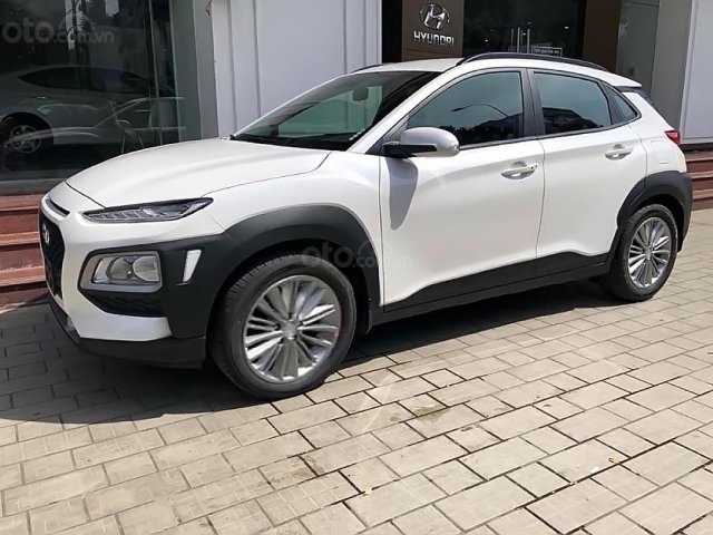 Bán Hyundai Kona 2.0 AT 2018, màu trắng, 620 triệu