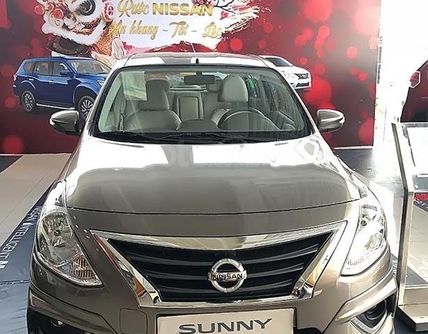 Bán Nissan Sunny XV Premium đời 2019, màu xám