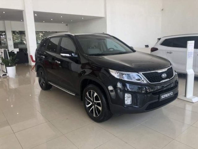 Bán xe Kia Sorento năm 2019, màu đen, xe mới 100%