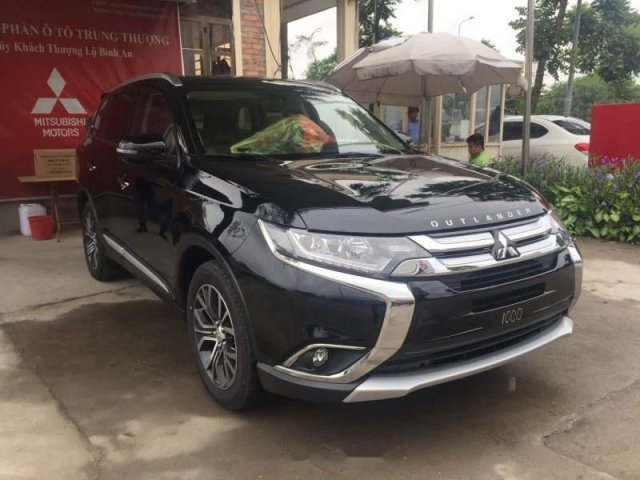 Bán xe Mitsubishi Outlander 2.0 đời 2019, màu đen giá cạnh tranh