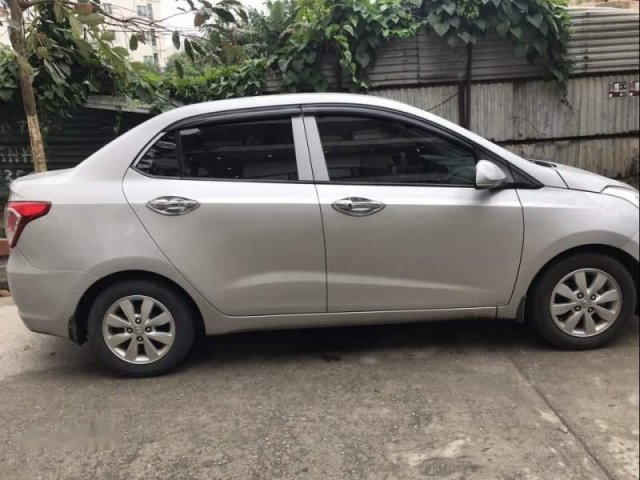 Chính chủ cần bán lại xe Hyundai Grand i10 1.2MT năm sản xuất 2015, màu bạc