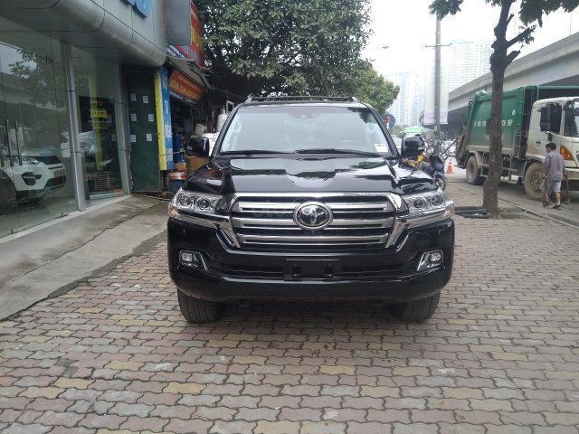 Bán ô tô Toyota Land Cruiser V8 5.7 sản xuất 2016, màu đen, xe nhập