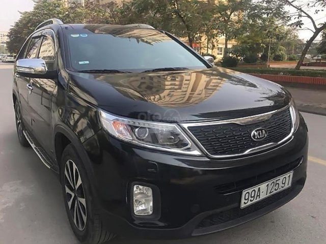 Cần bán Kia Sorento năm sản xuất 2016, màu đen, số tự động, giá 638tr