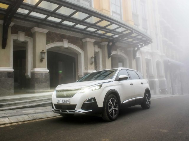 Cần bán Peugeot 5008 sản xuất 2019, màu trắng