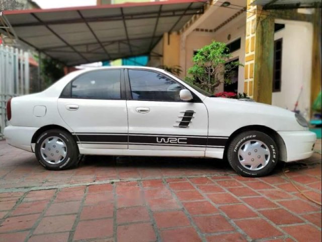 Bán Daewoo Lanos đời 2001, màu trắng đẹp như mới, giá tốt