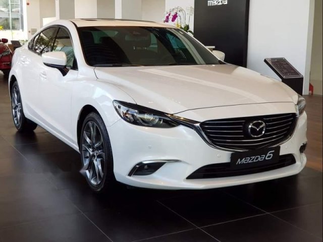 Bán ô tô Mazda 6 sản xuất năm 2019, màu trắng