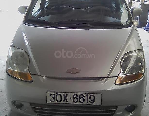 Cần bán xe Chevrolet Spark 0.8 MT sản xuất năm 2010, màu bạc, biến 4 số