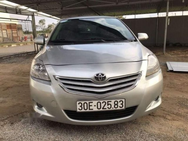 Bán Toyota Vios 2010, màu bạc như mới