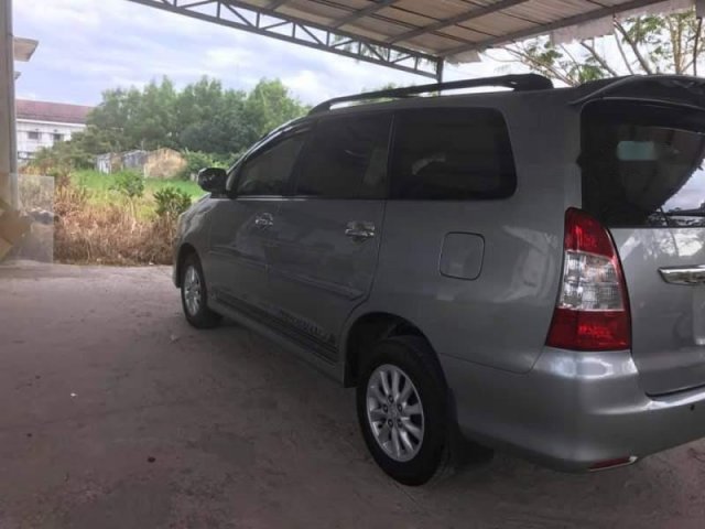 Bán xe Toyota Innova V sản xuất 2012, màu xám, giá chỉ 498 triệu