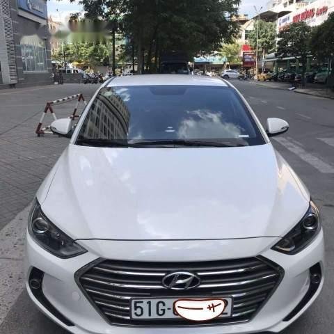 Chính chủ bán Hyundai Elantra sản xuất năm 2018, màu trắng