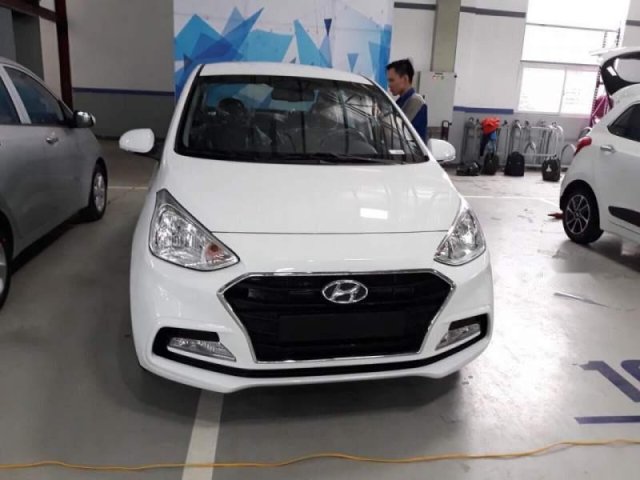 Cần bán Hyundai Grand i10 năm 2019, màu bạc, 325tr