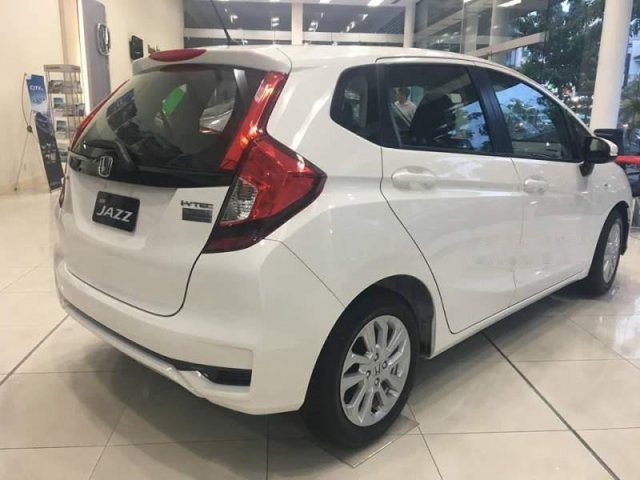 Bán xe Honda Jazz V đời 2018, màu trắng, nhập khẩu, giá tốt