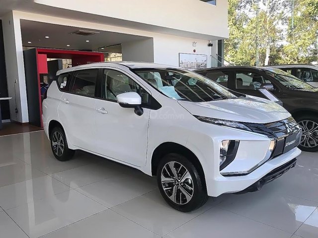 Bán Mitsubishi Xpander 1.5 MT 2018, màu trắng, xe nhập khẩu