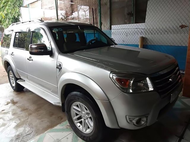 Gia đình cần bán xe Ford Everest Sx 2009, xe chính chủ, không lỗi lầm