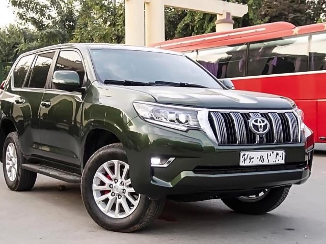 Bán Toyota Land Cruiser sản xuất năm 2010 và thuộc đời 2011