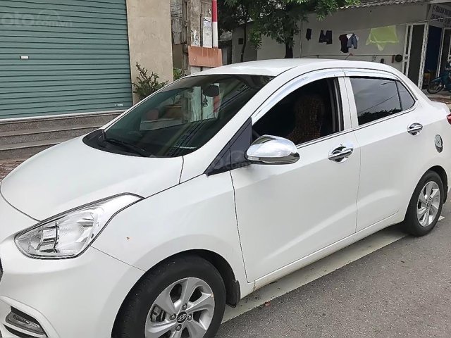 Bán xe Hyundai Grand i10 1.2 MT năm sản xuất 2018, màu trắng, xe đẹp như mới0