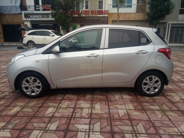 Bán Hyundai Grand i10 bạc cực đẹp, giá tốt