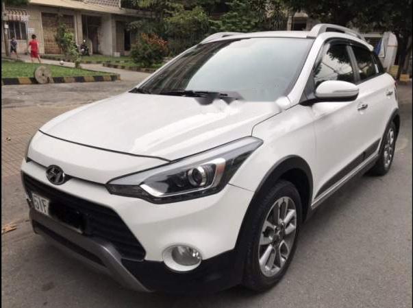 Bán Hyundai i20 Active AT sản xuất năm 2016, màu trắng, xe nhập chính chủ giá cạnh tranh