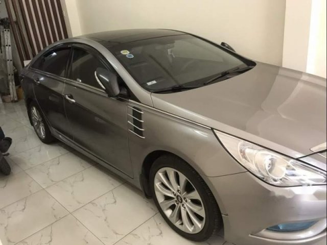 Bán xe Hyundai Sonata sản xuất 2010, màu xám, xe nhập