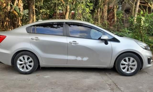 Bán Kia Rio đời 2016, màu bạc, nhập khẩu  