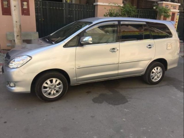 Bán Toyota Innova G đời 2010, màu bạc 