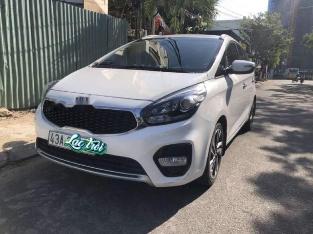 Bán Kia Rondo năm sản xuất 2017, màu trắng