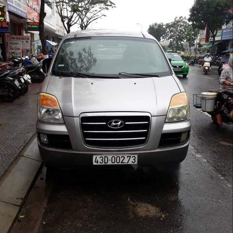 Bán Hyundai Starex năm sản xuất 2004, màu bạc, nhập khẩu