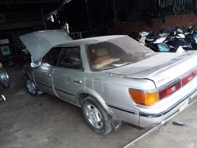 Bán Toyota Carina đời 1987, màu bạc, nhập khẩu0