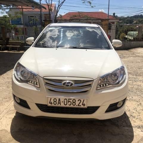 Cần bán xe Hyundai Avante sản xuất 2013, màu trắng xe gia đình giá cạnh tranh