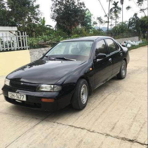 Cần bán gấp Nissan Bluebird đời 1993, màu đen, nhập khẩu giá cạnh tranh