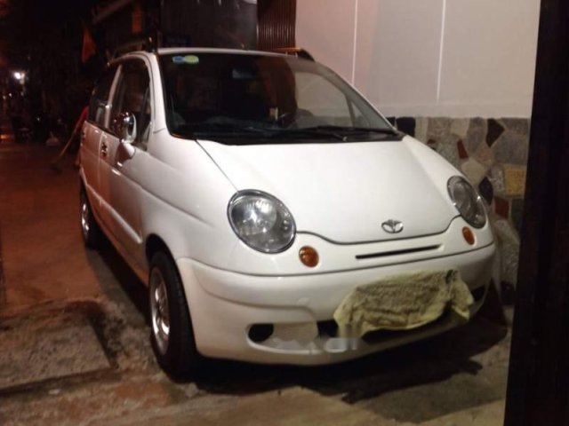 Gia đình bán xe Daewoo Matiz SE năm 2006, màu trắng, xe nhập
