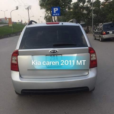 Chính chủ bán Kia Carens năm sản xuất 2011, màu bạc