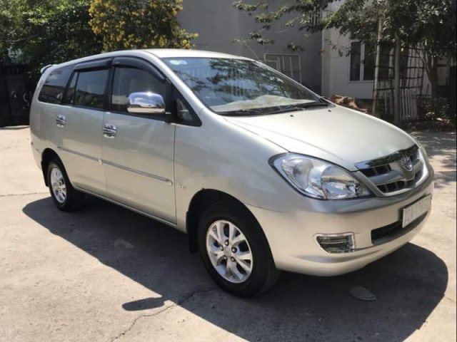 Bán Toyota Innova G sản xuất 2006, màu bạc, giá 335tr