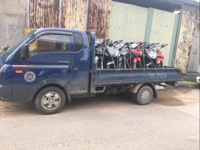 Bán Hyundai Porter đời 2006, màu xanh lam, xe nhập