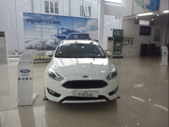 Bán xe Ford Focus đời 2019, màu trắng, 715 triệu