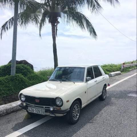 Cần bán gấp Nissan Datsun 1000 sản xuất năm 1969, màu trắng, xe 4 số, chạy 100km/5L0